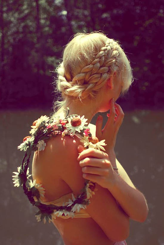 flower-crown-with-milkmaid-braid-coachella-hair
